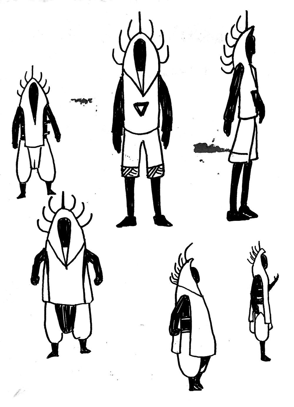 Cifer de face, de profil et de trois quarts : tête allongée à fente noire, tunique et pantalon bouffant blancs.